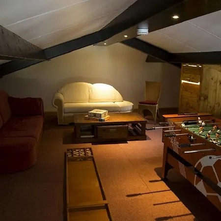 Herkenhoek 5 Bedroom アパート